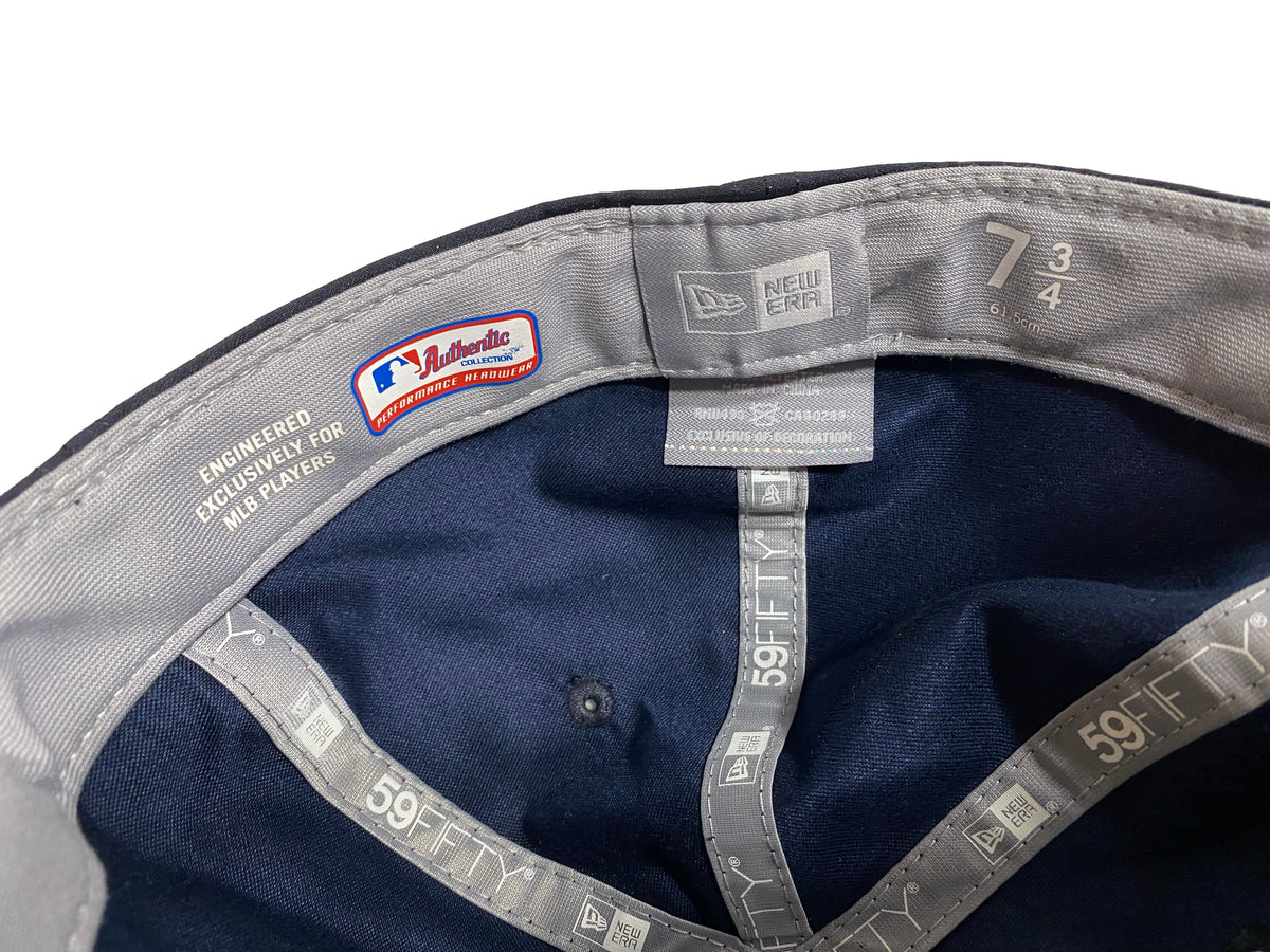 NAVY & WHITE EMBROIDERED YANKEES CLAW FITTED HAT